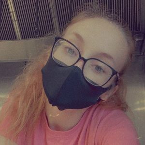 Meet your Posher, Hailey